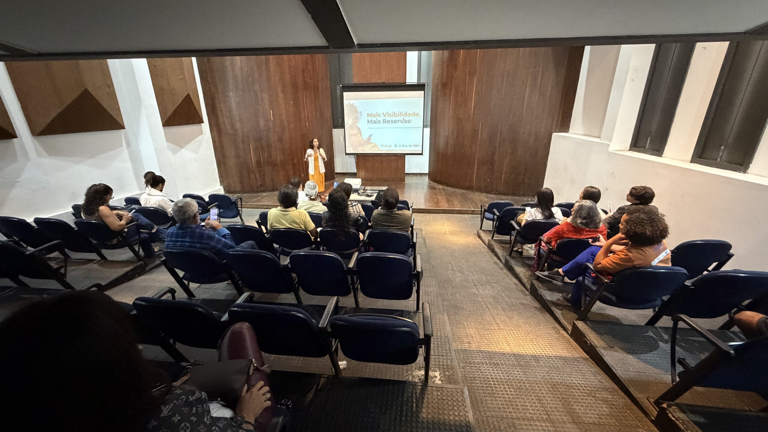 O encontro contou com a presença de representantes da Secretaria de Turismo de Lençóis, da Associação Comercial de Lençóis e de parceiros locais.